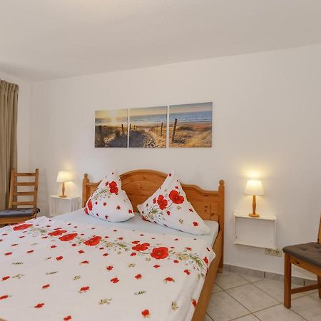 Ferienwohnungen Becker "Sonne & Meer" Und "Strandliebe" Kuehlungsborn Exterior photo